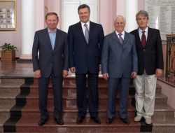 Viktor Yanukovich, Leonid Kuchma, Leonid Kravchuk and Viktor Yushchenko