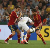 Сеск Фабрегас and Xabi Alonso