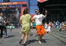 Болельщики танцуют