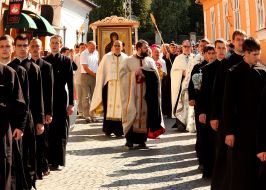 Procession with the icon of Divine Mother 