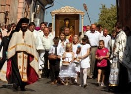 Procession with the icon of Divine Mother