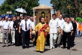 Procession with the icon of Divine Mother