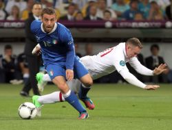 Wayne Rooney and Daniele De Rossi