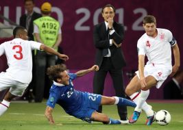 Steven Gerrard, Ashley Cole and Alessandro Diamanti