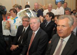 Aleksandr Kvasnevskiy and Pat Cox