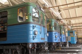 Поезда метро