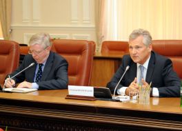 Олександр Квасневский та Пет Кокс