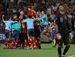 The players of the national team of Spain on football glad to victory