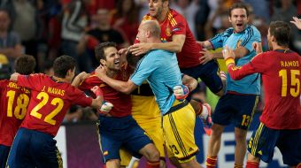 The players of the national team of Spain on football glad to victory