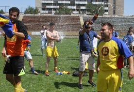 Players of the team of Romania fans