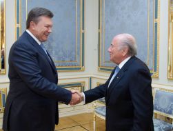 Viktor Yanukovich and Joseph Blatter