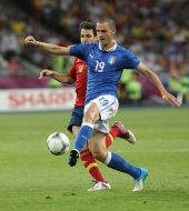 Сеск Фабрегас та Леонардо Бонуччі 