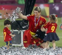 Fernando Torres with the daughter Nora and son Leо