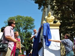 Symbolic "Column of shame"