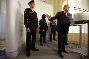 Василь Грицак презентує форму поліції