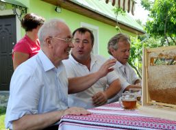 Микола Азаров