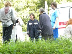 The psychologist speaks with victims