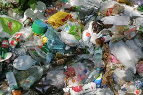 Scattered garbage