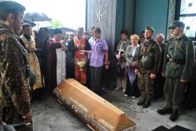 Перезахоронение останков воинов