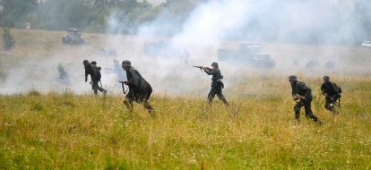 Участники военно-исторической реконструкции