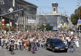 Поклонники Богдана Ступки
