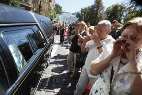 Поклонники Богдана Ступки