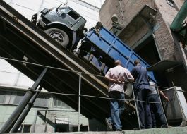 Loading the grain in elevator