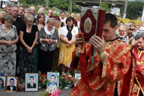 Memorial service for victims