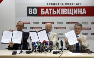 Arseniy Yatseniuk, Aleksandr Turchinov and Mustafa Dzhemilev