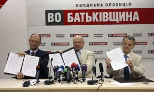 Arseniy Yatseniuk, Aleksandr Turchinov and Mustafa Dzhemilev