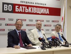 Arseniy Yatseniuk, Aleksandr Turchinov and Mustafa Dzhemilev