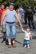 Рaratrooper with his son