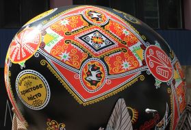 Гигантская писанка