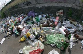 Мусор на набережной Днепра