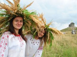 The girls in wreaths