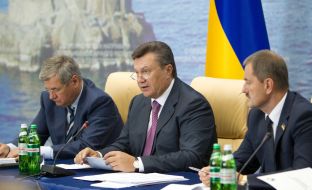 Viktor Yanukovich, Vladimir Yatsuba and Yurij Dojnikov