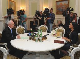 Микола Азаров та Марічка Яремчук