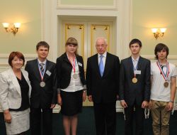 Николай Азаров