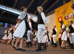 Учасники фестивалю "Поліське літо з фольклором"