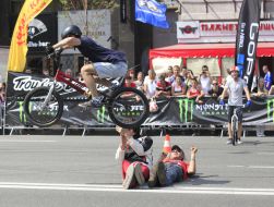 Young man executes a trick on the bicycle 