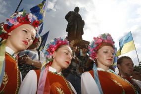 Girls in the Ukrainian national suits