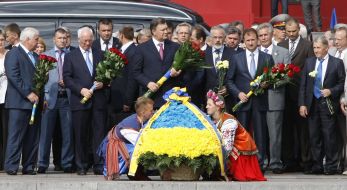 Participants of laying-on of flowers