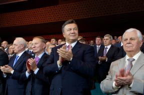 Viktor Yanukovich, Leonid Kuchma, Leonid Kravchuk and Nikolay Azarov