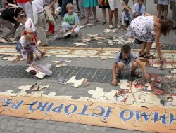 Pazl with representing the Ukrainian army of different times