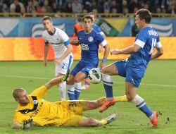 Yevgenij Konoplyanka and David Bichik 