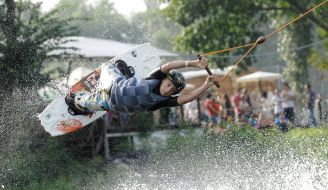 Competitors of wakeboarding