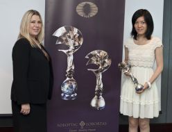 Hou Yifan and Susan Polgar