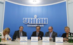 Anna Shiptur, Taras Zulusskiy, Mikhail Botsurkov and Troy Lulashnik