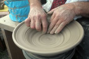 Making of clay bowl