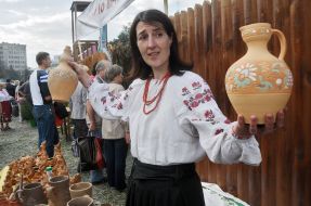 Sale of clay wares